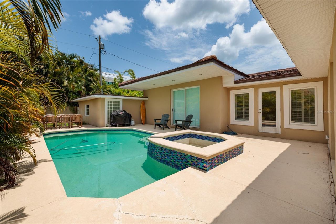 300 Brightwaters Boulevard Ne, Saint Petersburg, FL 33704 Photo