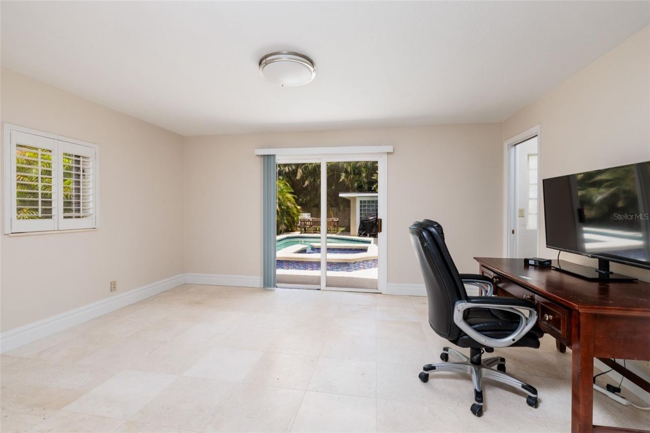 300 Brightwaters Boulevard Ne, Saint Petersburg, FL 33704 Photo