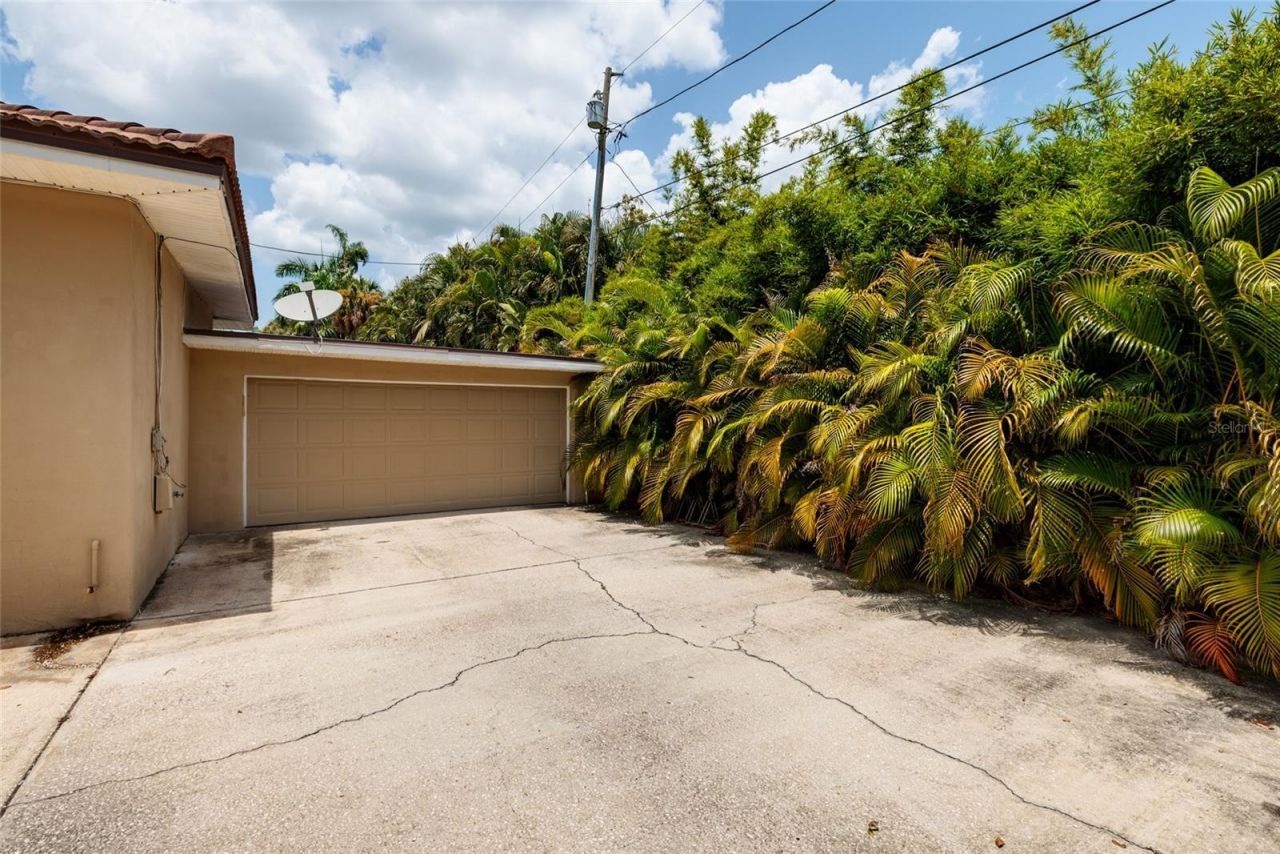 300 Brightwaters Boulevard Ne, Saint Petersburg, FL 33704 Photo