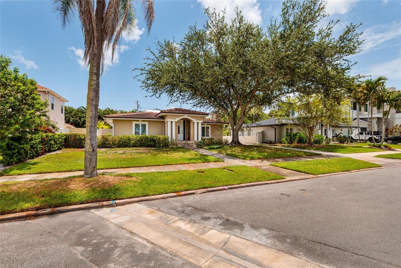 300 Brightwaters Boulevard Ne, Saint Petersburg, FL 33704 Photo
