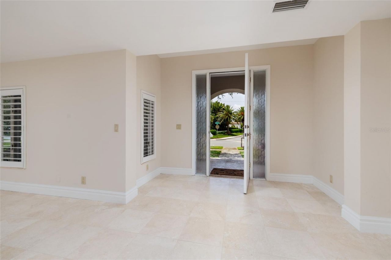300 Brightwaters Boulevard Ne, Saint Petersburg, FL 33704 Photo