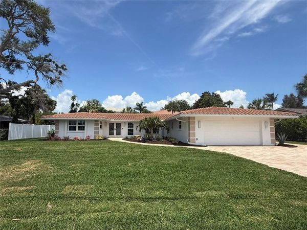 5569 SHADOW LAWN DRIVE, SARASOTA, FL 34242