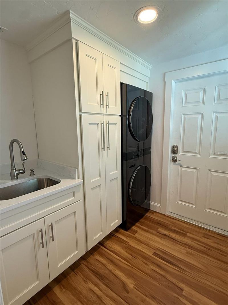 5569 Shadow Lawn Drive, Sarasota, FL 34242 Photo