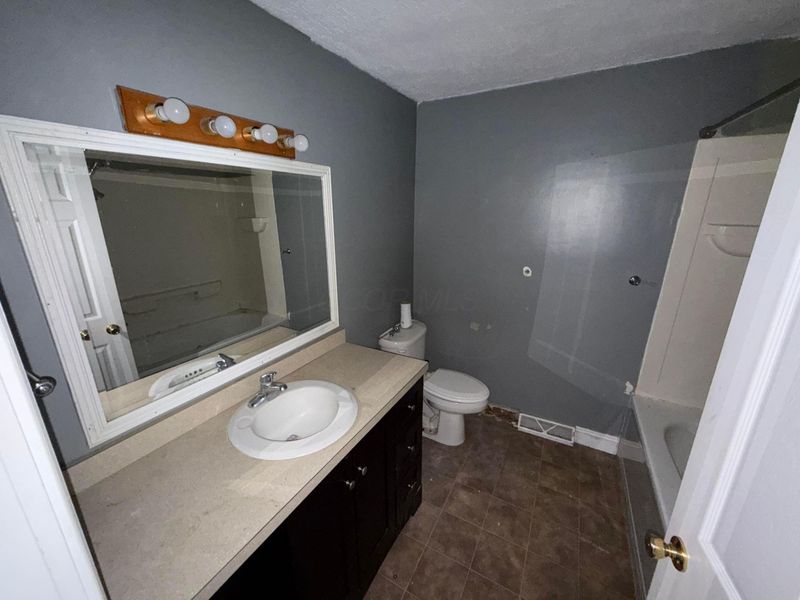 502 Summitview Drive , Lancaster, OH 43130 Photo 12