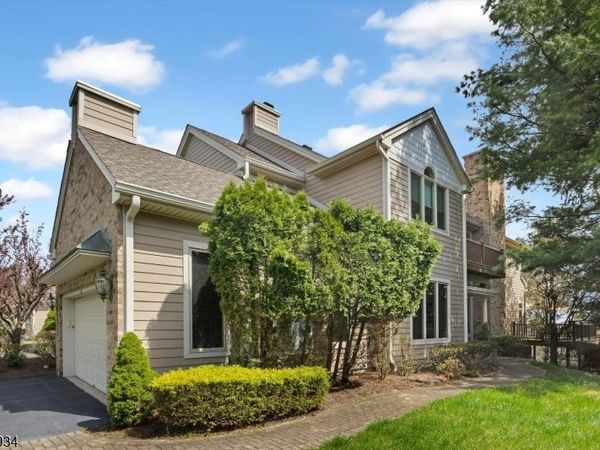 21 Wedgewood Dr, Montville, NJ 07045
