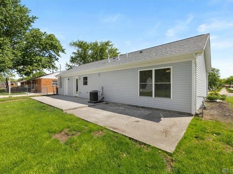 300 Lutz Drive, Union, OH 45322 Photo 12