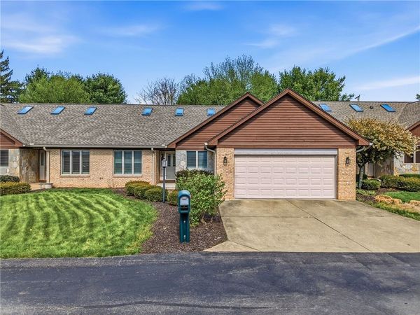 1552 Juniper Ct, Hermitage, PA 16148