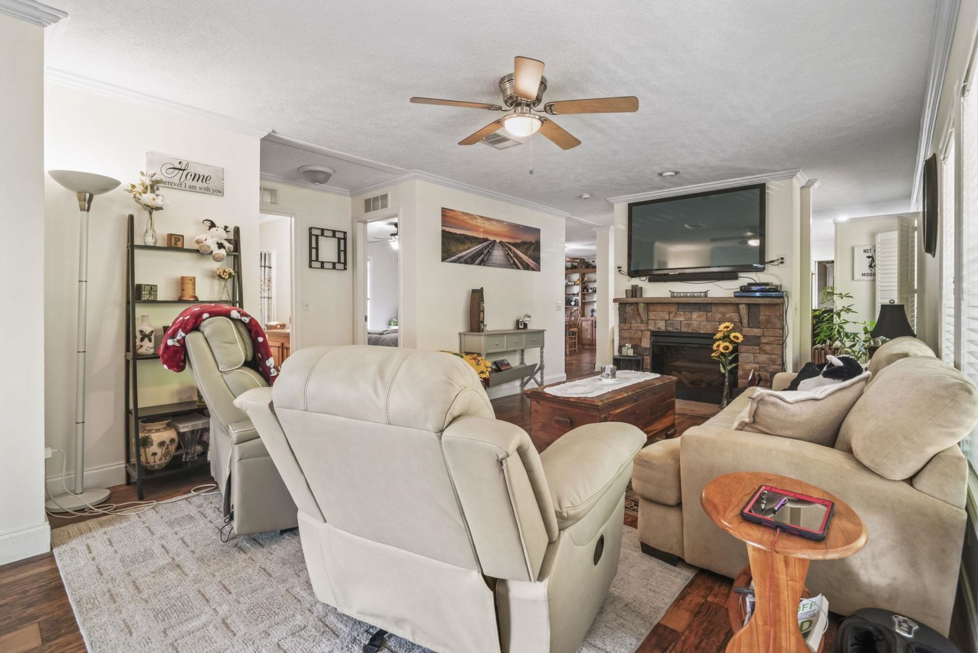 61 Saxon Ct. Photo 14
