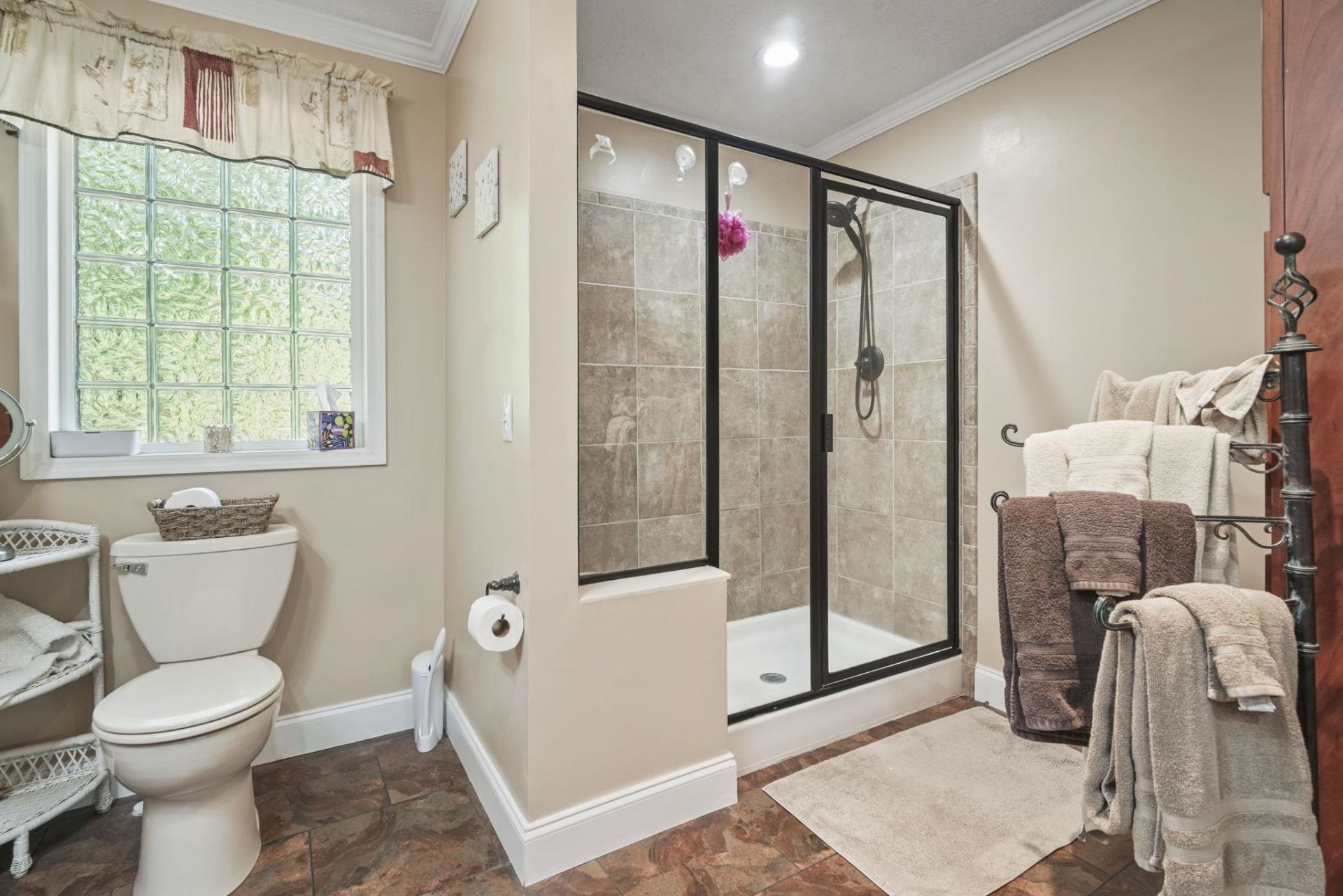 61 Saxon Ct. Photo 17