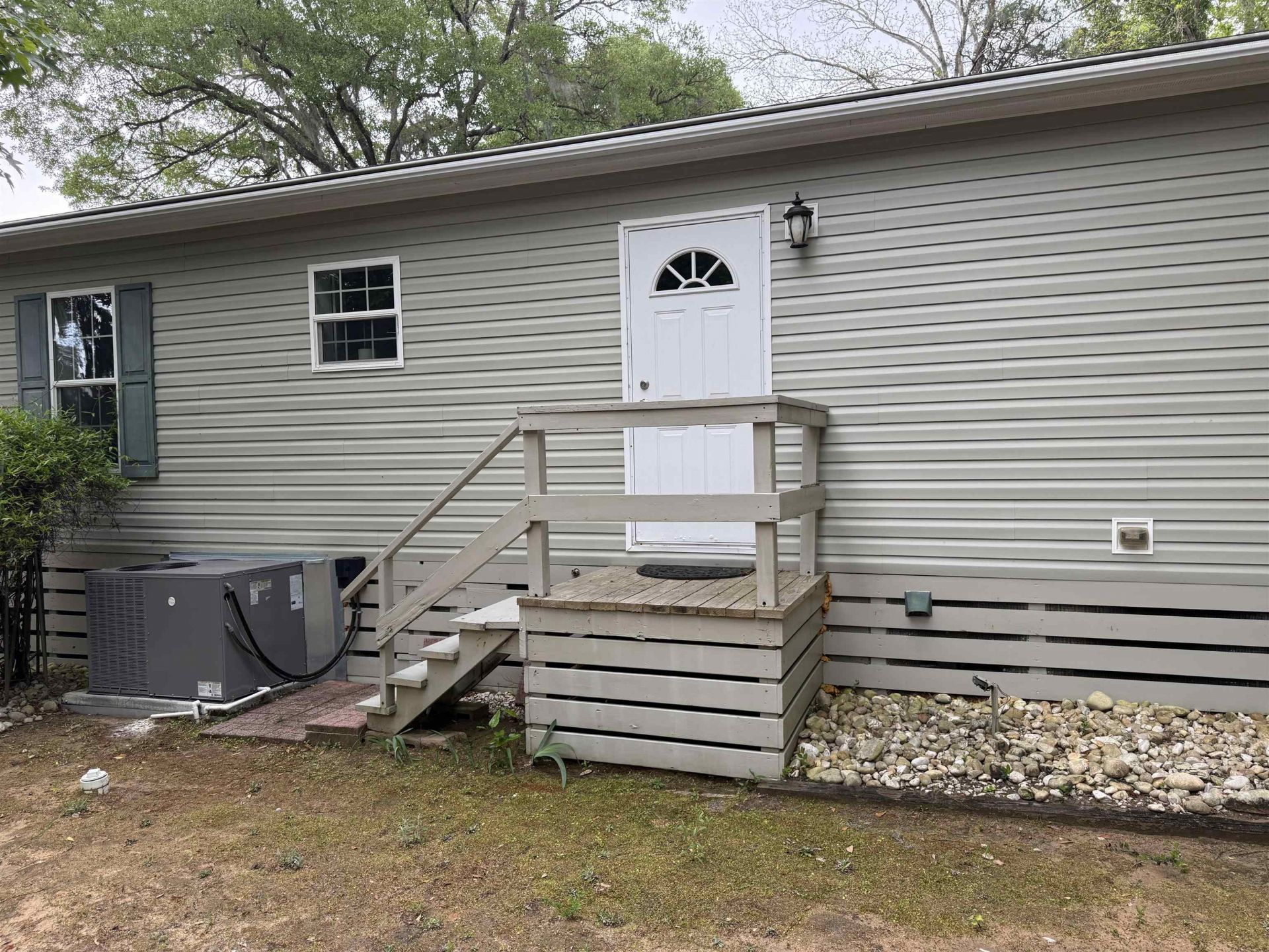 61 Saxon Ct. Photo 25