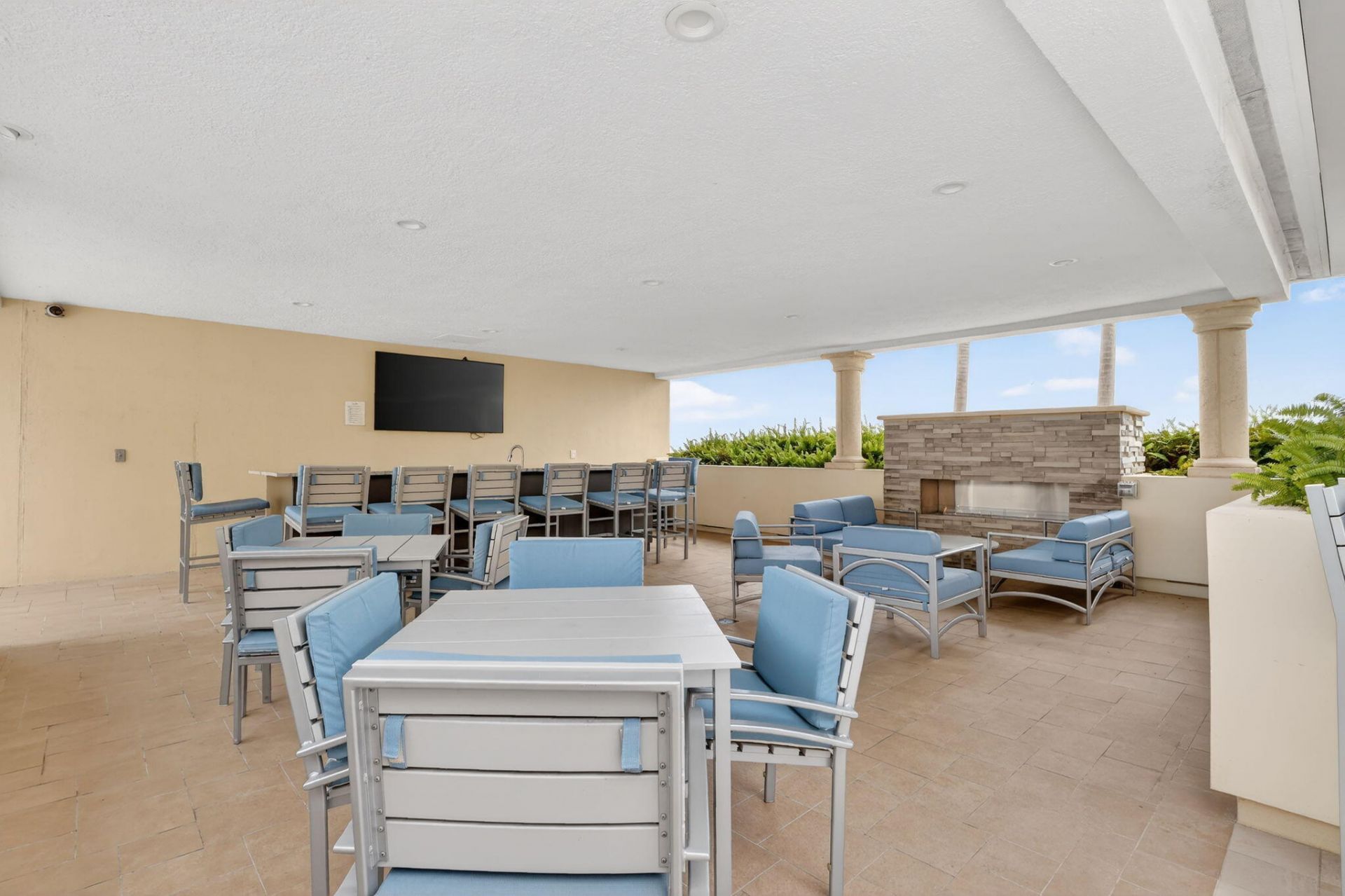 2640 Lake Shore Drive, Unit 2608, Riviera Beach, FL 33404 Photo