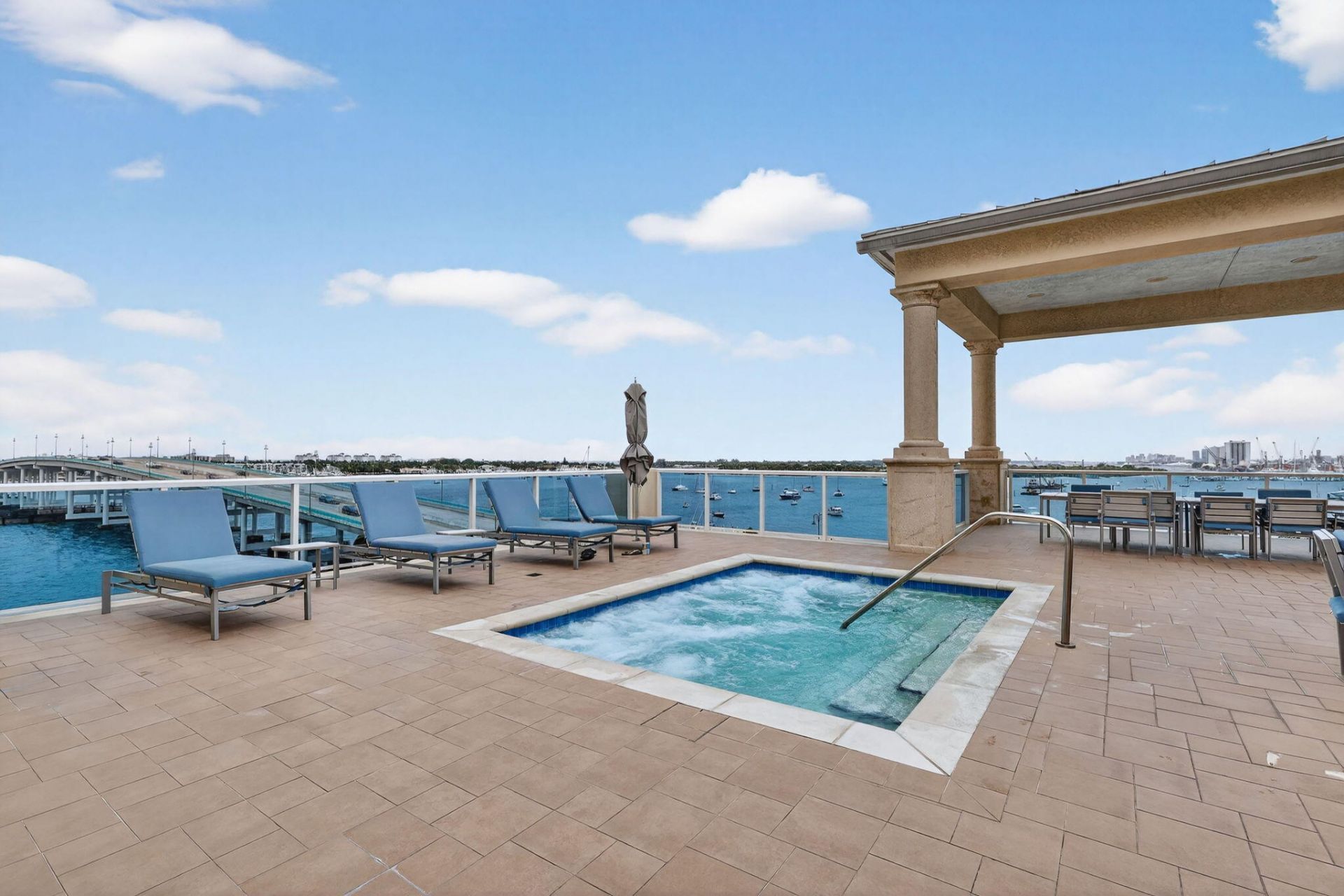 2640 Lake Shore Drive, Unit 2608, Riviera Beach, FL 33404 Photo