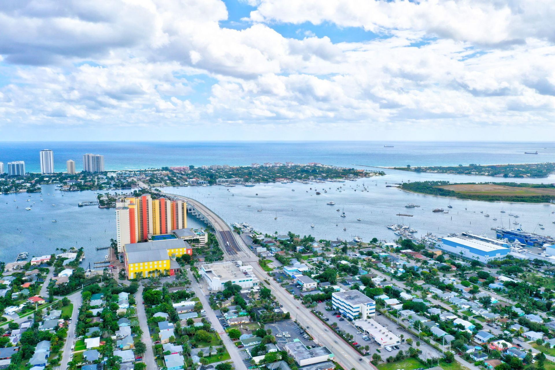 2640 Lake Shore Drive, Unit 2608, Riviera Beach, FL 33404 Photo