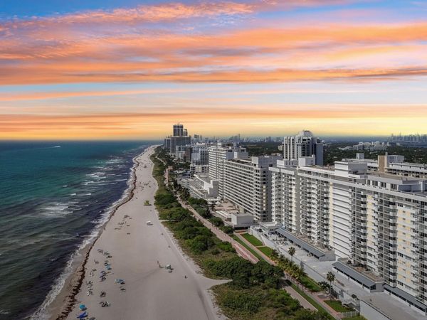 5601 Collins Avenue, Unit 1716, Miami Beach, FL 33140