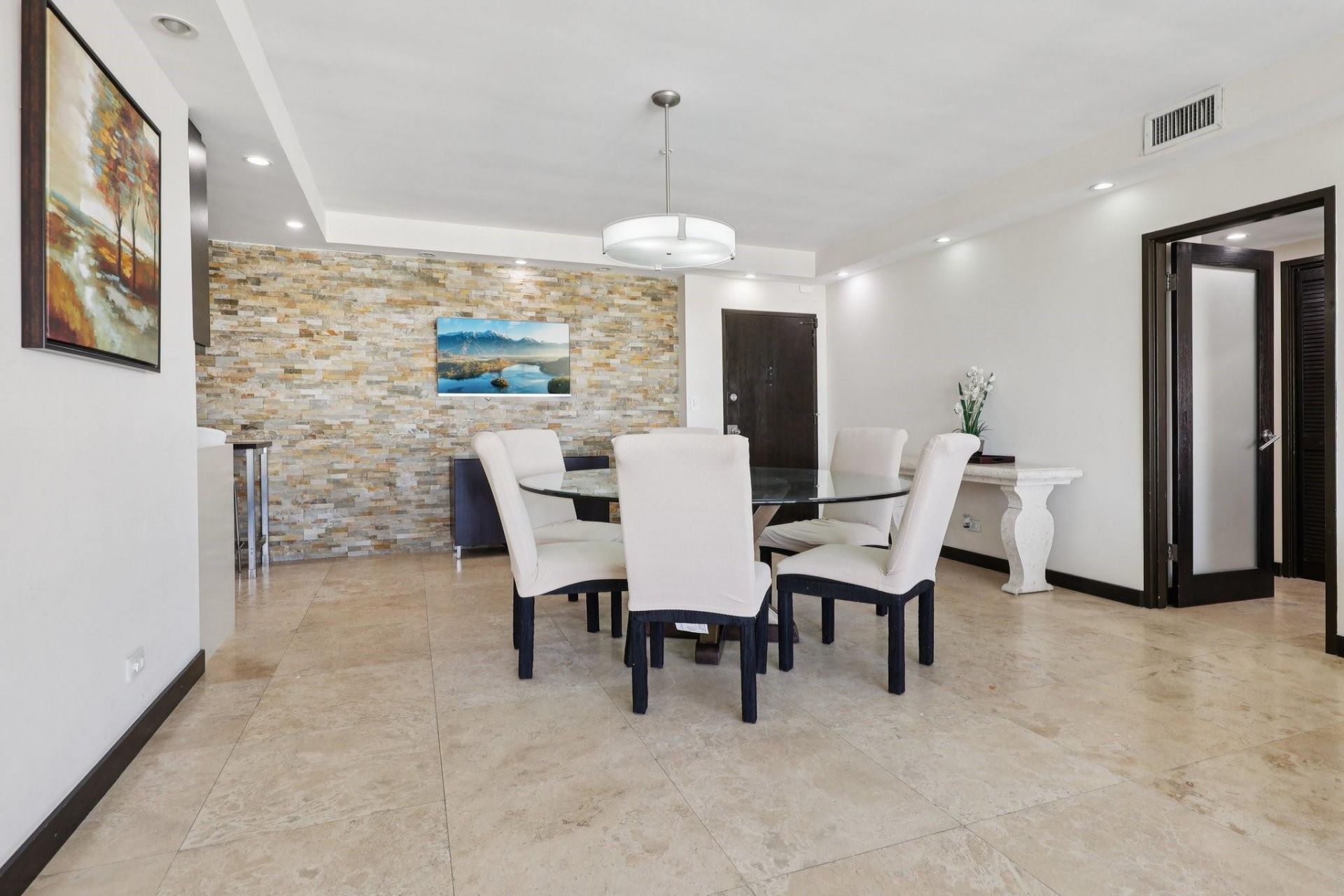 5601 Collins Avenue, Unit 1716, Miami Beach, FL 33140 Photo