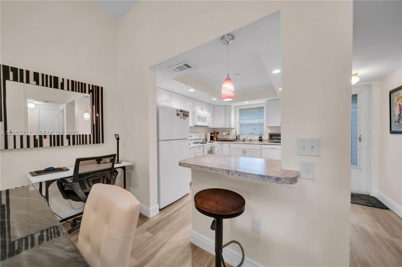 4613 SE 5th Street , Unit 210, Cape Coral, FL 33904 Photo