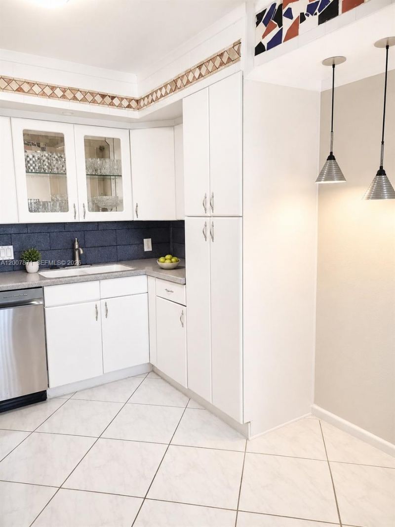 2050 Newcastle C, Unit 2050, Boca Raton, FL 33434 Photo