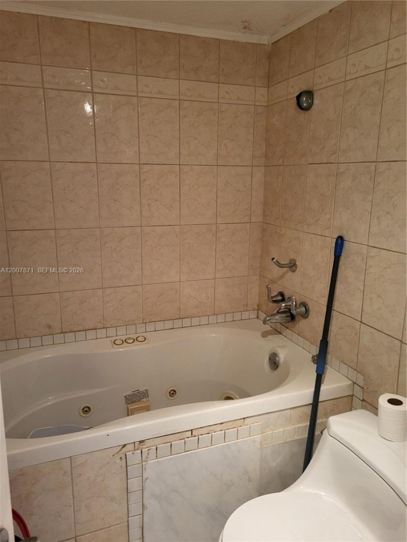 2050 Newcastle C , Unit 2050, Boca Raton, FL 33434 Photo