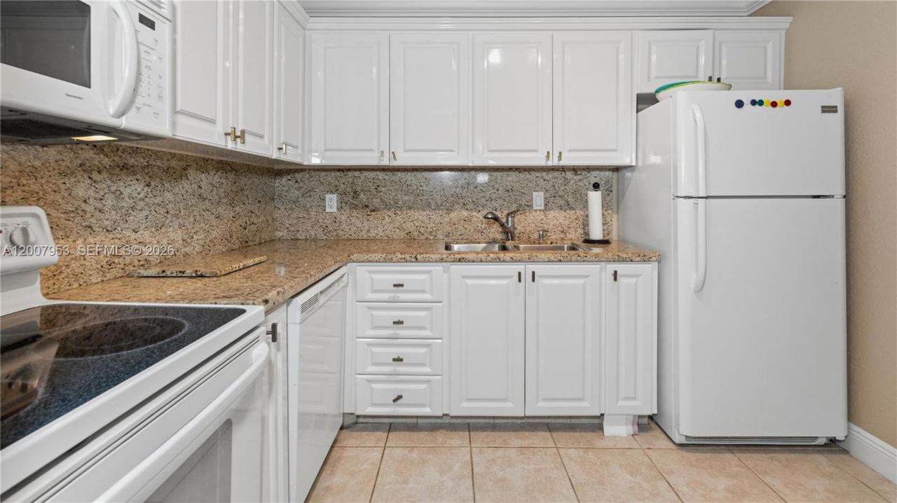 6315 Bay Club Dr , Unit 3, Fort Lauderdale, FL 33308 Photo