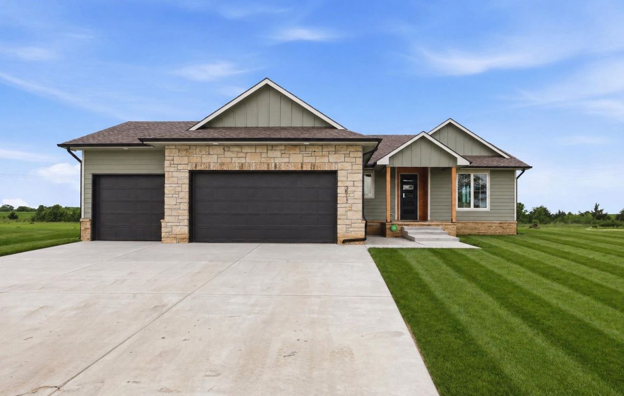 3513 S Bluelake St, Wichita, KS 67215 Main Photo