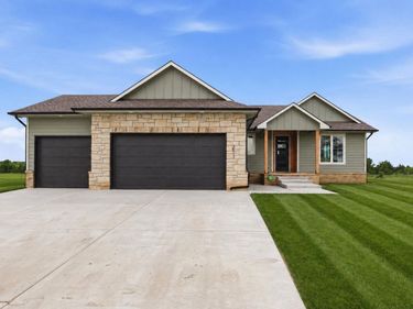 3513 S Bluelake St, Wichita, KS 67215