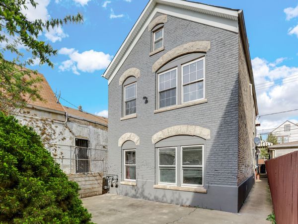 2631 S Sawyer Avenue, Chicago, IL 60623