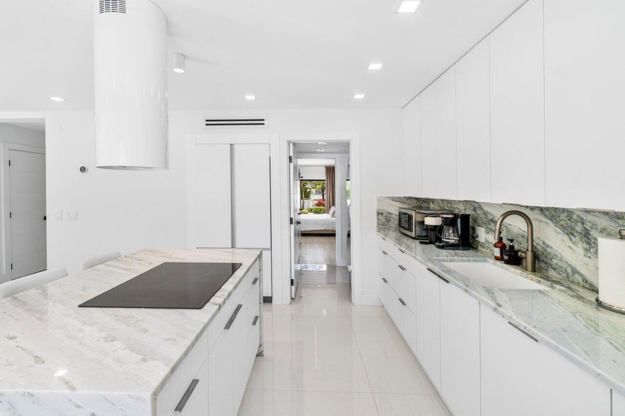 2724 N Ocean Boulevard, Fort Lauderdale, FL 33308 Photo