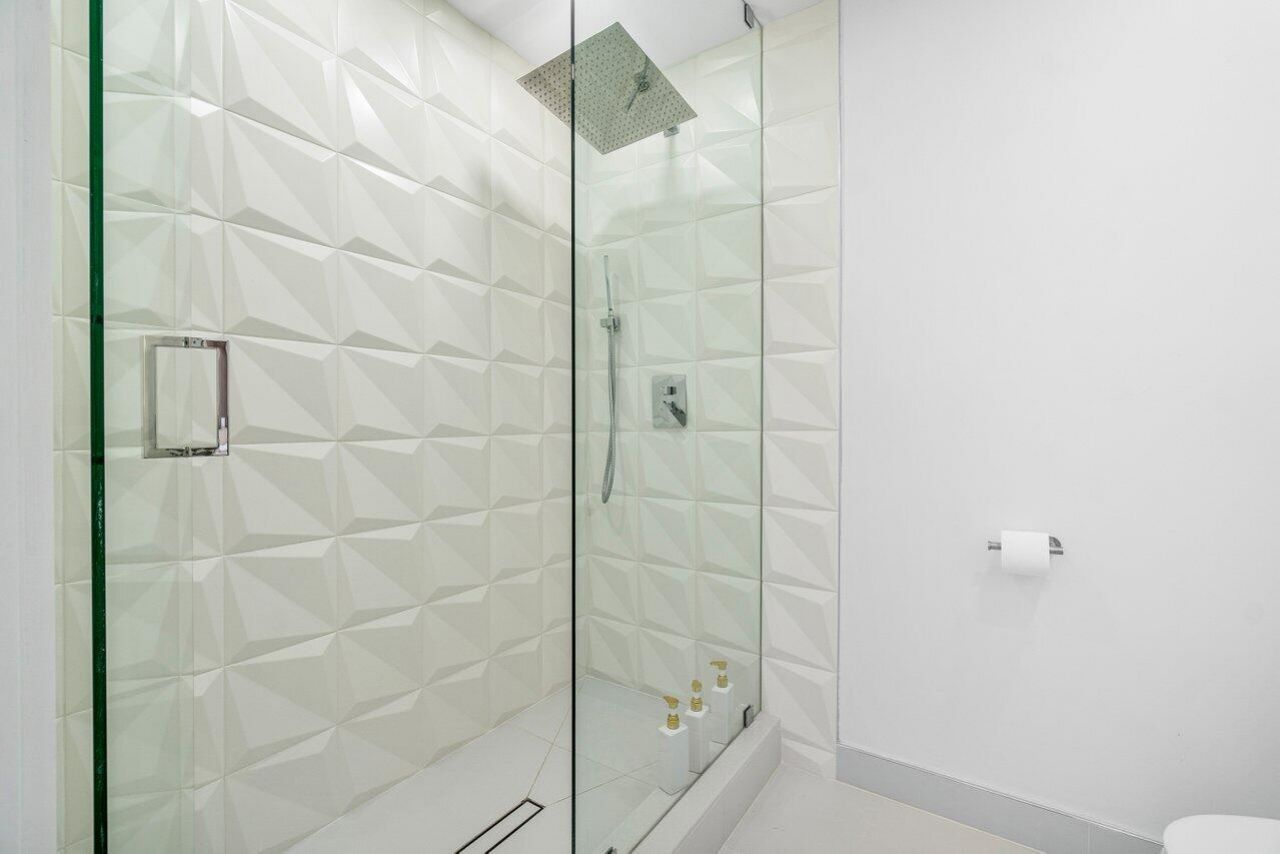 2724 N Ocean Boulevard, Fort Lauderdale, FL 33308 Photo