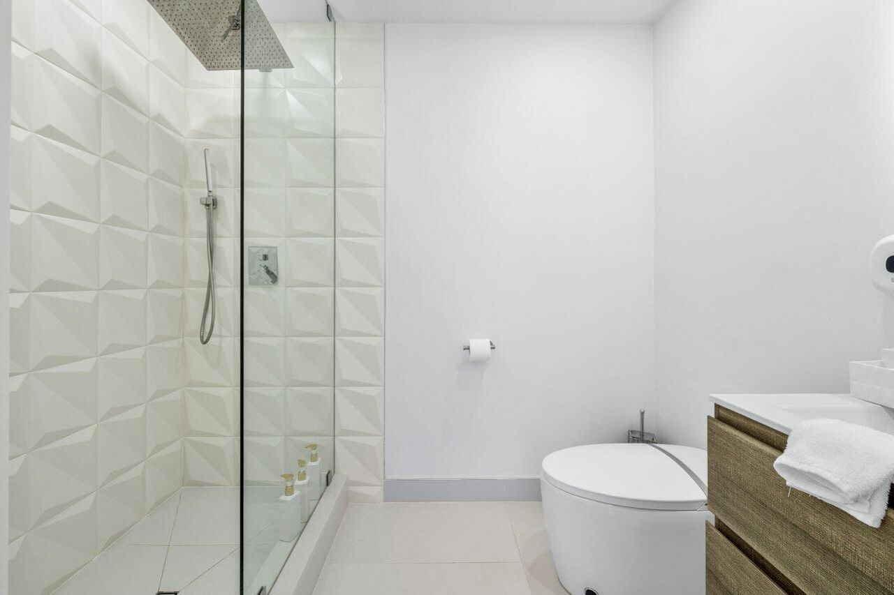 2724 N Ocean Boulevard, Fort Lauderdale, FL 33308 Photo