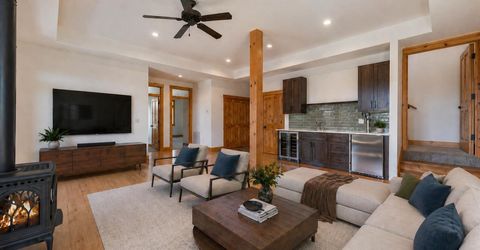 12041 Highland Avenue, Truckee, CA 96161 Photo