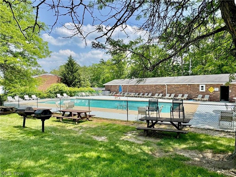 6910 Carriage Hill Drive, Unit 103, Brecksville, OH 44141 Photo 22