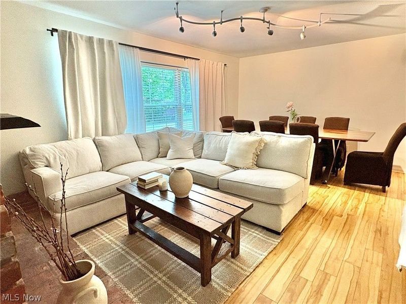 6910 Carriage Hill Drive, Unit 103, Brecksville, OH 44141 Photo 3