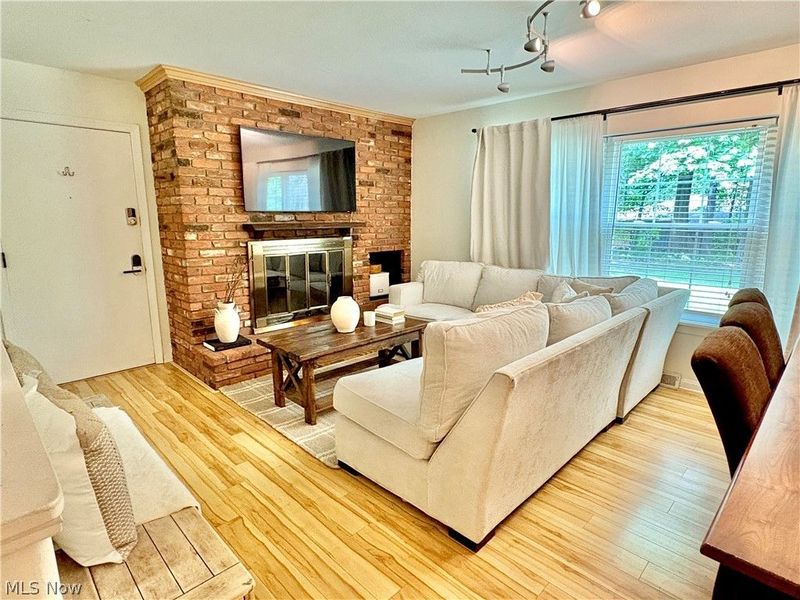 6910 Carriage Hill Drive, Unit 103, Brecksville, OH 44141 Photo 4