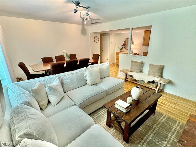 6910 Carriage Hill Drive, Unit 103, Brecksville, OH 44141 Photo 7