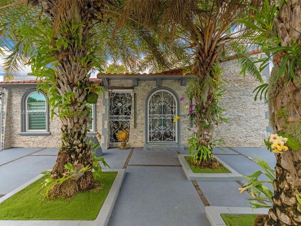 1870 NW 32nd Ave , Miami, FL 33125