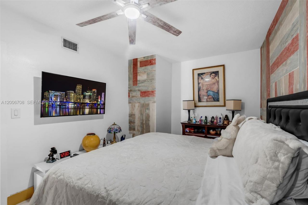 1870 NW 32nd Ave , Miami, FL 33125 Photo