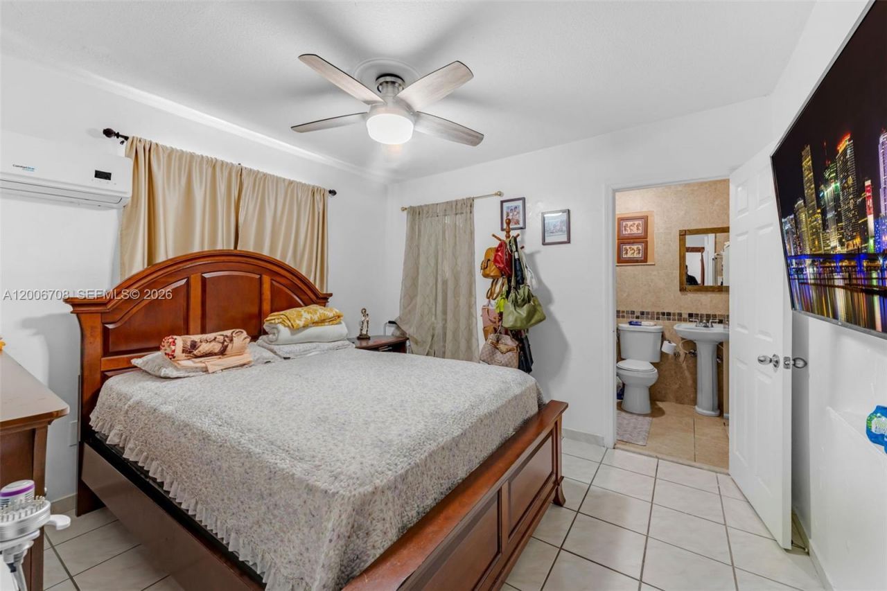 1870 NW 32nd Ave , Miami, FL 33125 Photo