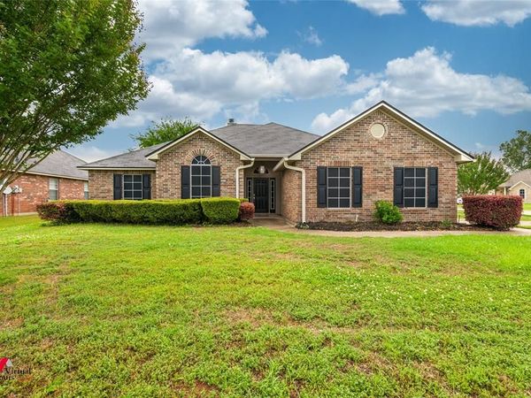 311 Columbia Circle , Bossier City, LA 71112