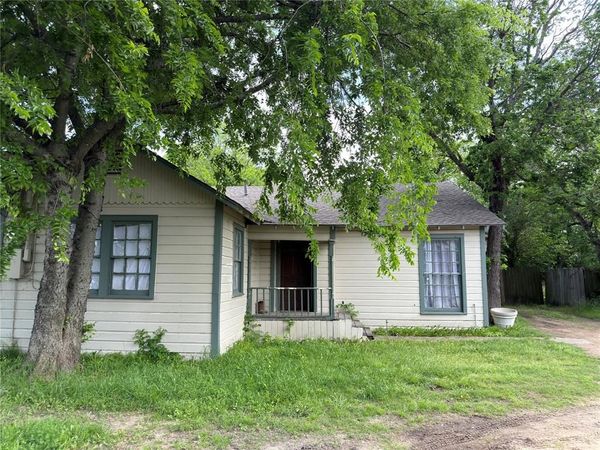 212 E 8th Street , Ferris, TX 75125