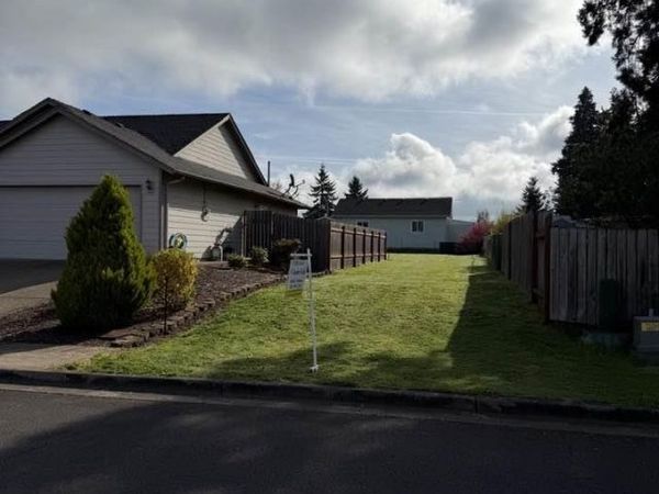 522 12th St, Aumsville, OR 97325