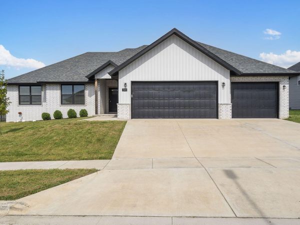 709 E Penzance Circle , Nixa, MO 65714