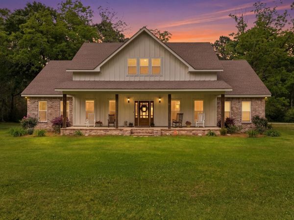 300 Delk, Moselle, MS 39459