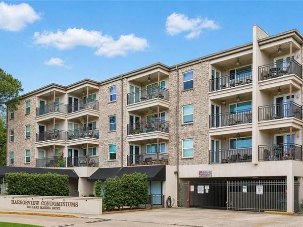 500 LAKE MARINA Avenue , Unit 203, New Orleans, LA 70124