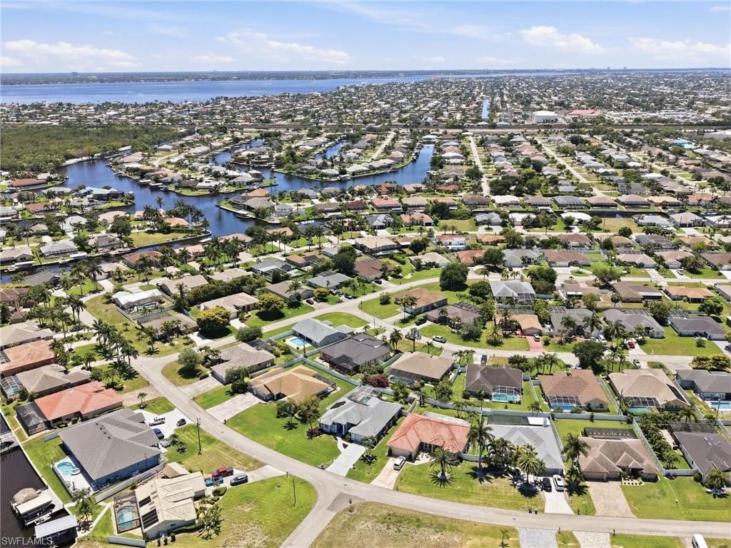 1911 SE 20th St , Cape Coral, FL 33990 Photo