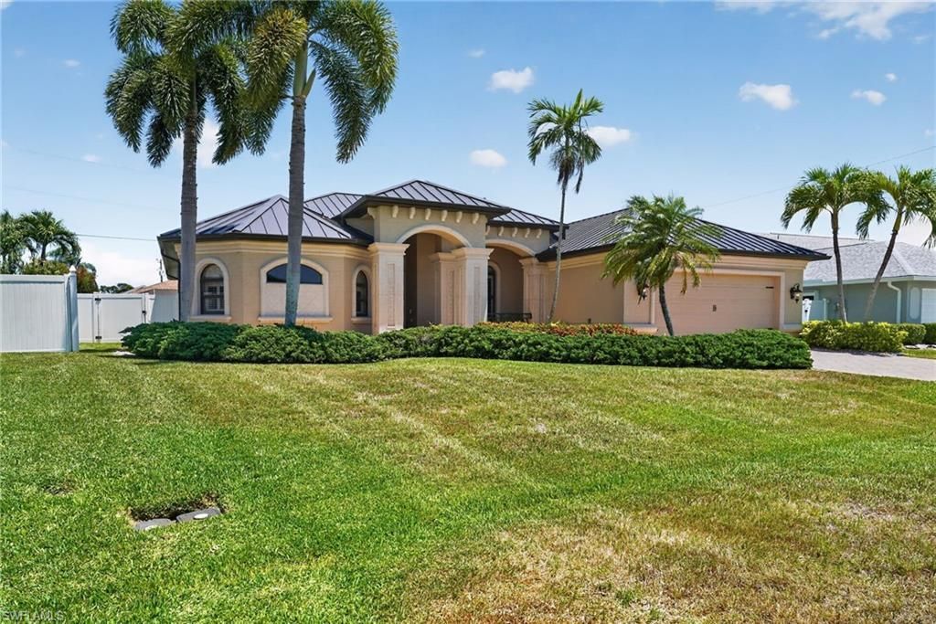 1911 SE 20th St , Cape Coral, FL 33990 Photo