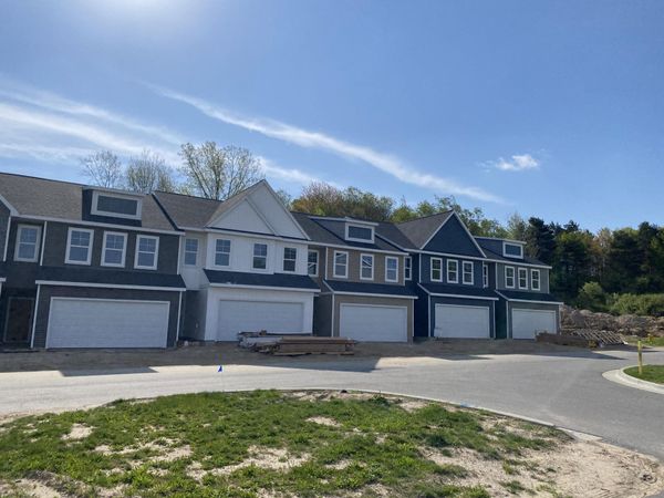 4864 Hidden River Avenue SW, Unit 58, Wyoming, MI 49418
