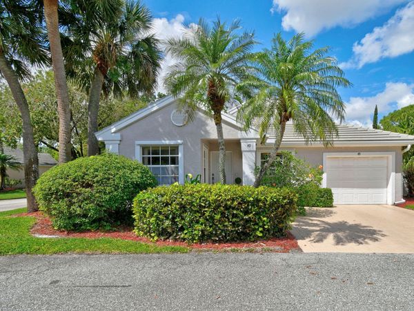 49 Admirals Court, Palm Beach Gardens, FL 33418