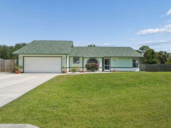 902 Egret Avenue, Fort Pierce, FL 34982