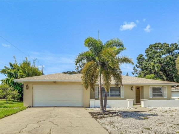 5008 MEDALIST ROAD , SARASOTA, FL 34243