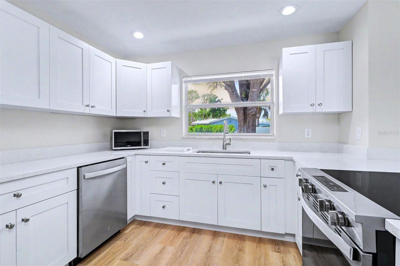 7901 3rd Street N, Saint Petersburg, FL 33702 Photo